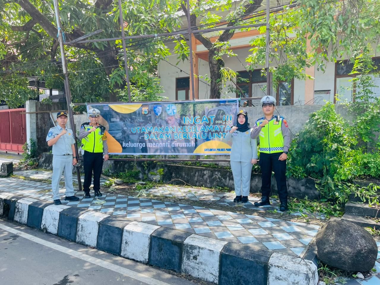 Tingkatkan Kesadaran Keselamatan Berlalu Lintas, Jasa Raharja Cabang Parepare Pasang Spanduk Himbauan di Sepanjang Jalan