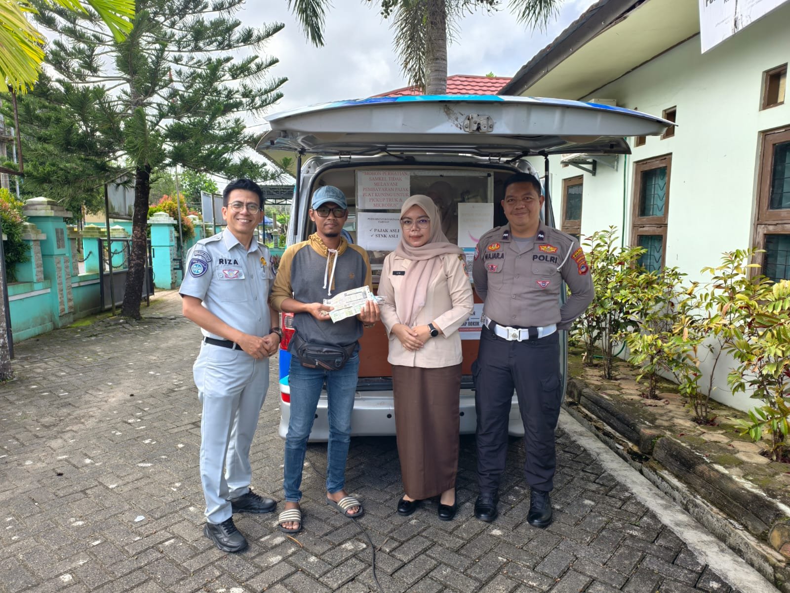 Permudah Warga Palam Banjarbaru Bayar Pajak Kendaraan Melalui Samsat Keliling