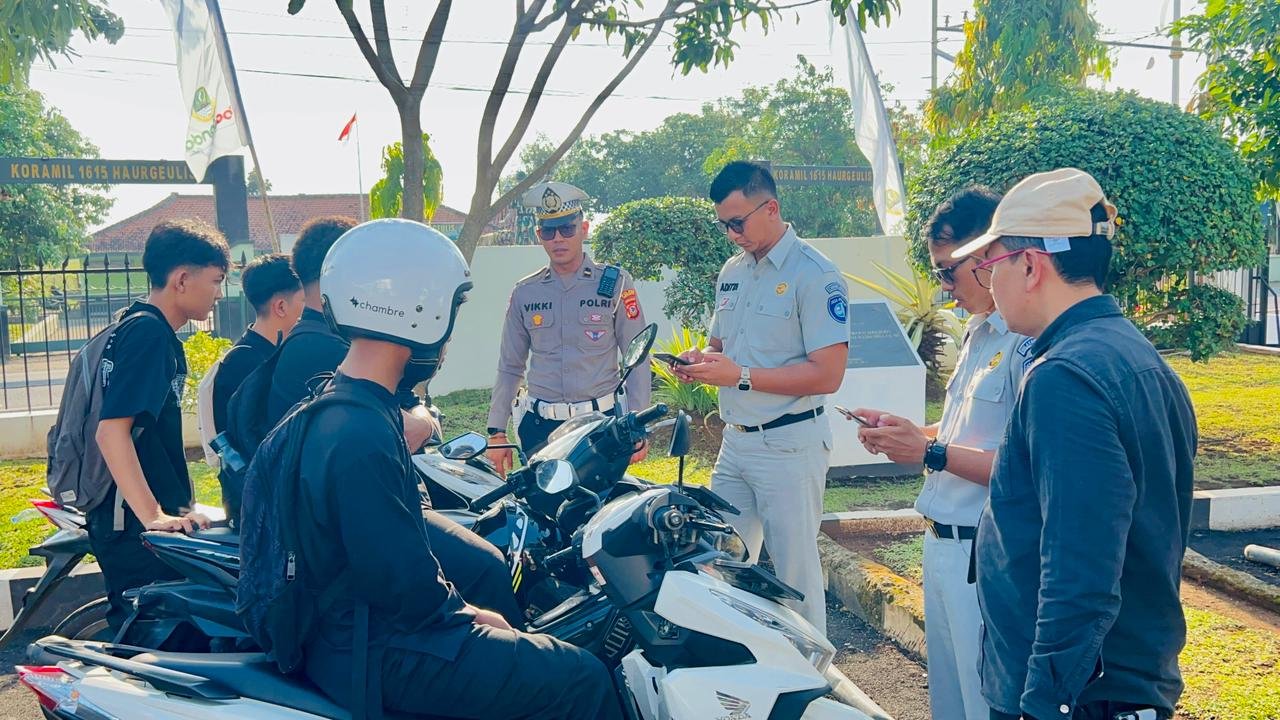 Kedepankan Pendekatan Humanis, Tim Samsat Induk Haurgeulis Gelar Operasi Kepatuhan Pajak di Wilayah Kecamatan Haurgeulis