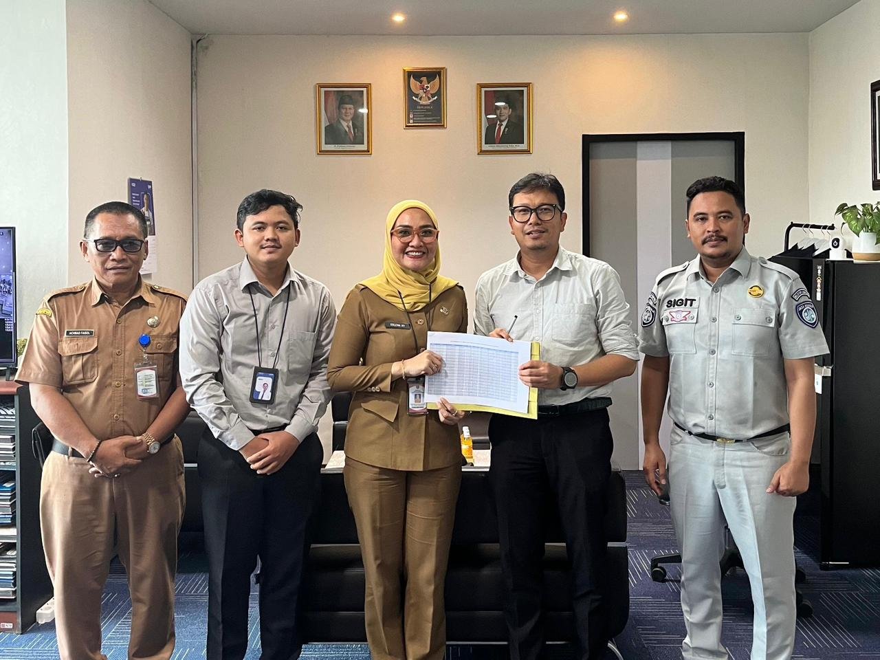 Dorong Kepatuhan Pajak Kendaraan, Samsat Gunung Sugih Serahkan Data Tunggakan Kendaraan kepada BRI Bandar Jaya